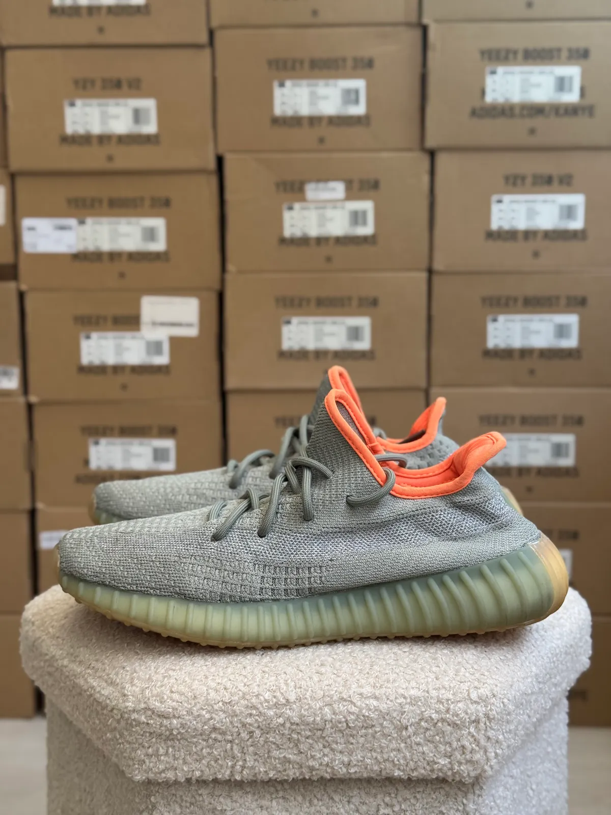 Yeezy Boost 350 V2 Dessert Sage — mărimea 43 1/3 — foto 1