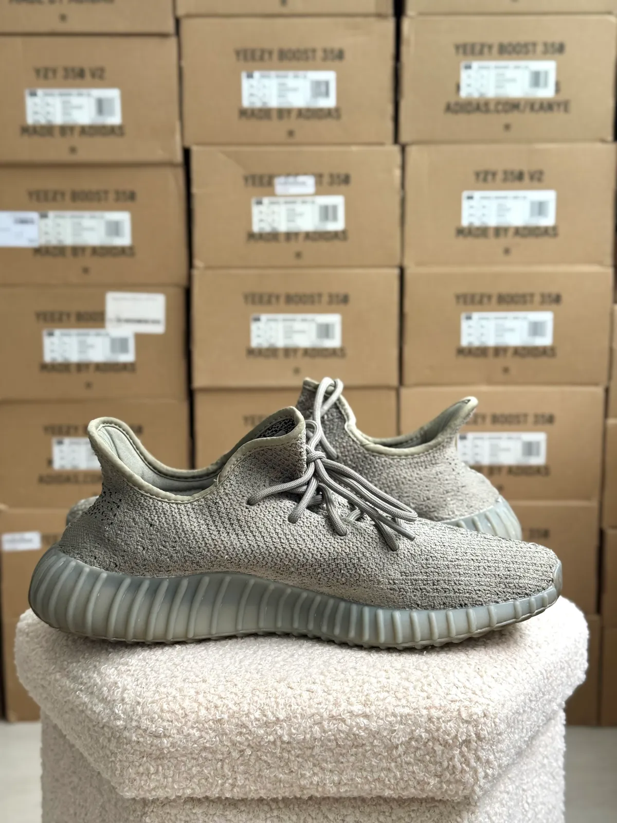 Yeezy Boost 350 V2 Granite — mărimea 45 1/3 — foto 2