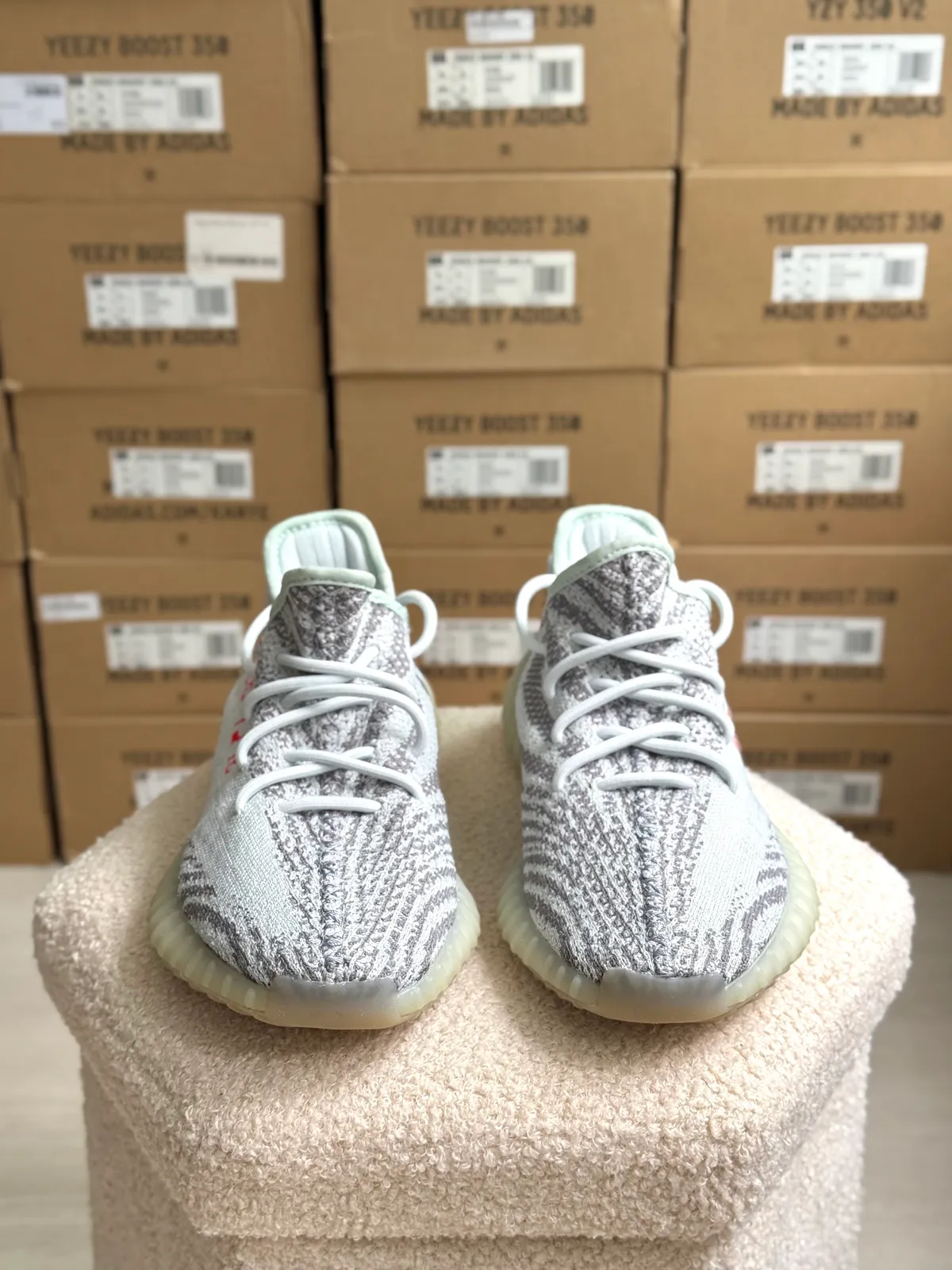 Yeezy Boost 350 V2 Blue Tint — mărimea 42 2/3 — foto 3