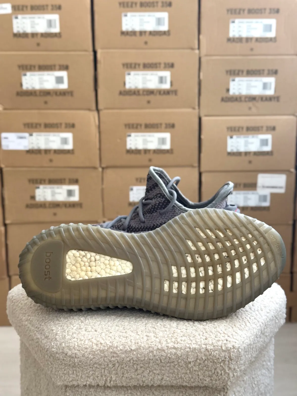 Yeezy Boost 350 V2 Grey Beluga — mărimea 45 1/3 — foto 6