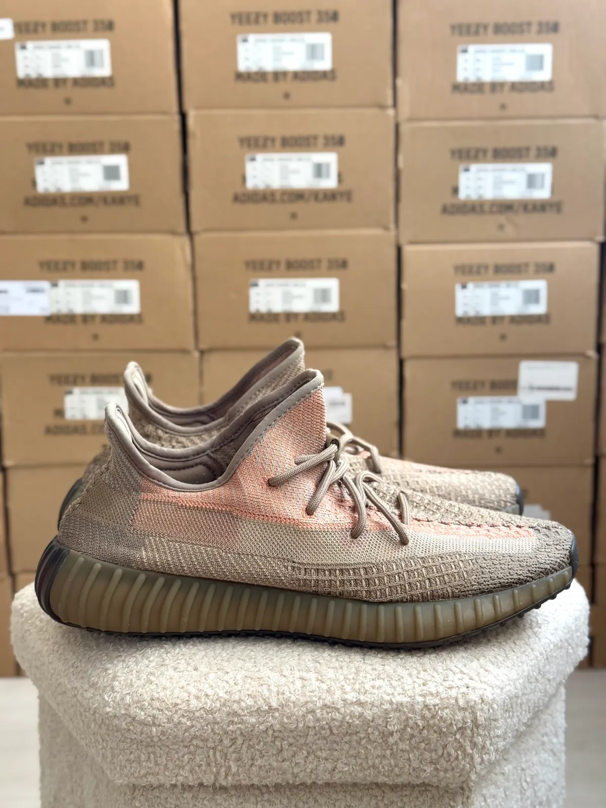 Yeezy Boost 350 V2 Sand Taupe — mărimea 45 1/3 — foto 4