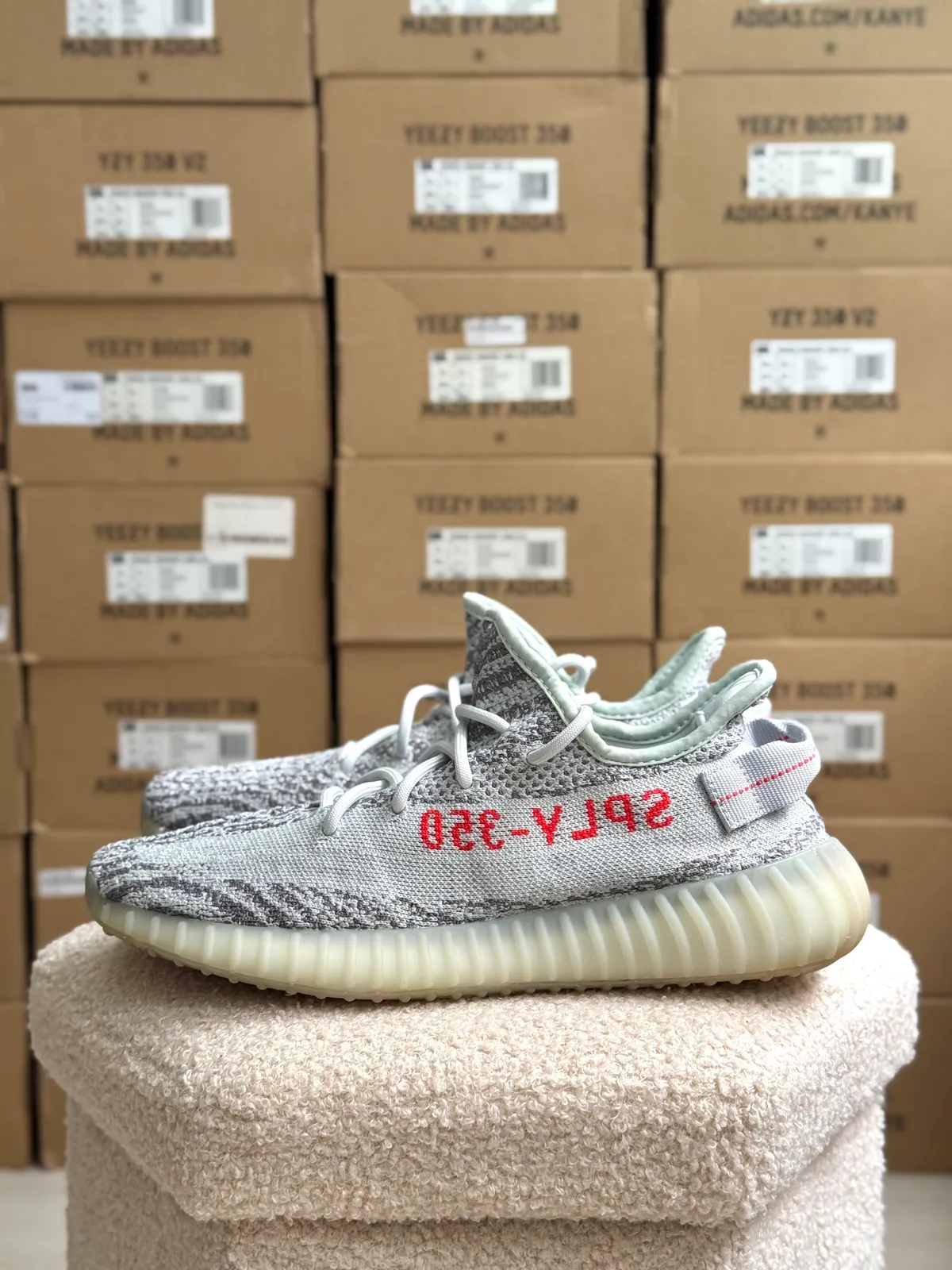 Yeezy Boost 350 V2 Blue Tint — mărimea 42 2/3 — foto 1